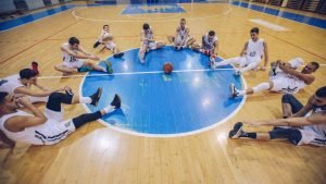 415 Funny Basketball Team Names!
